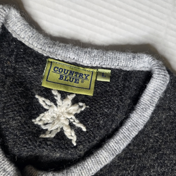 Vintage Country Blue Vest with Floral Accents - Picture 2 of 3